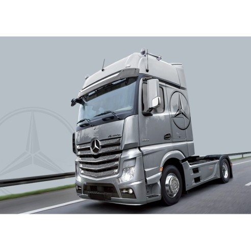 Italeri Mercedes Benz Actros MP4 Gigaspace(Kit di Montaggio) -3905 - Scala 1 : 24