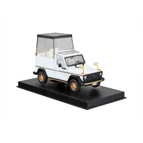 Burago Scala 1/43 mercedes benz 230 ge "papa mobile"