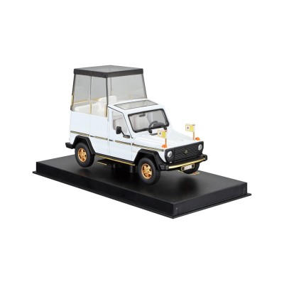 Burago Scala 1/43 mercedes benz 230 ge "papa mobile"