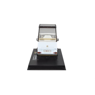 Burago Scala 1/43 mercedes benz 230 ge "papa mobile"