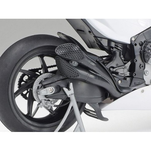 Tamiya SUZUKI GSX-RR MotoGP 2020 Winner 1:12