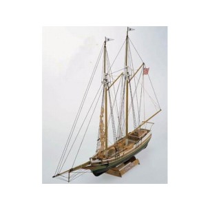 Mamoli - FLYING FISH goletta Sc. 1:100 L. 397 mm. H. 298 mm.